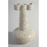 A SMALL CHINESE CRACKLE GLAZE VASE, 13cm high.