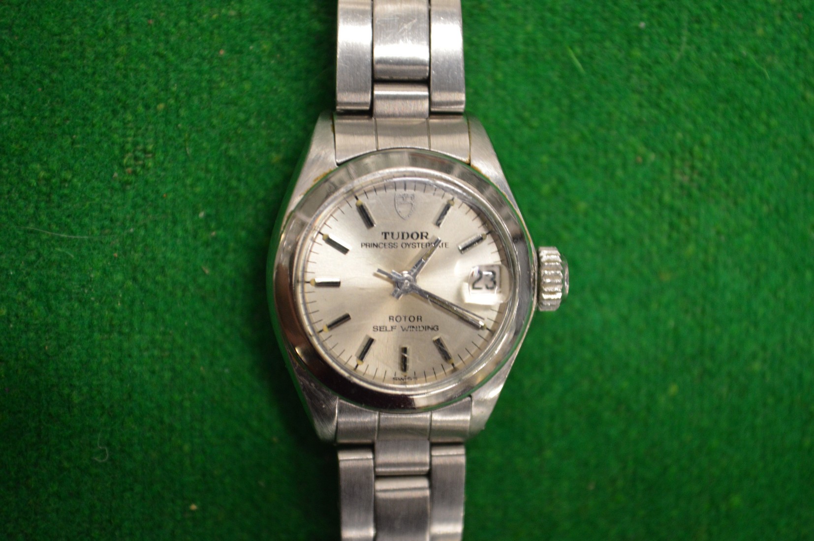 A ladies Tudor Oyster date stainless steel wristwatch. - Bild 2 aus 3