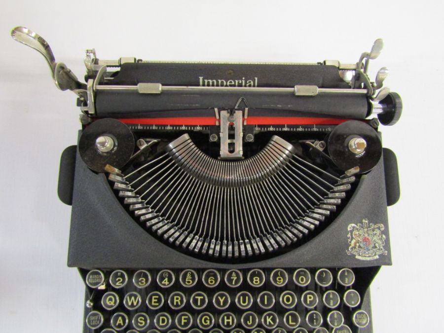 Imperial 'The Good Companion' typewriter - cased with original brush - Image 3 of 8