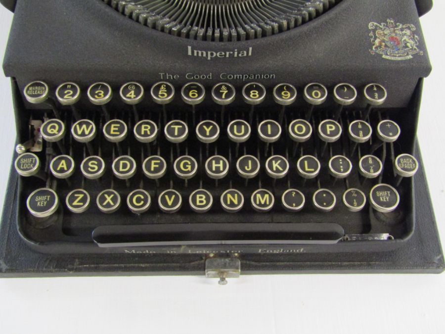 Imperial 'The Good Companion' typewriter - cased with original brush - Image 2 of 8