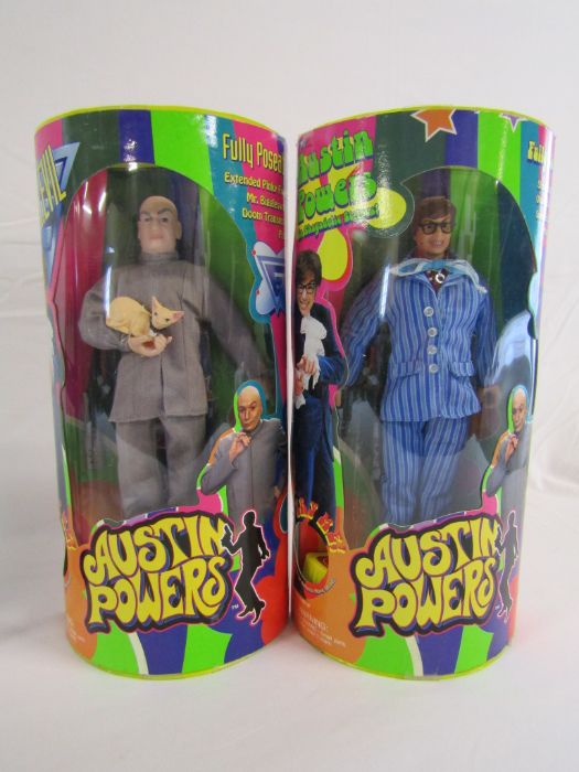 Electronic Action Man 'DUKE',  Austin Powers and Dr. Evil figures and a 007 figure - Image 4 of 5