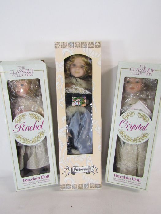 Collection of collectors boxed porcelain dolls with stands - Image 2 of 3