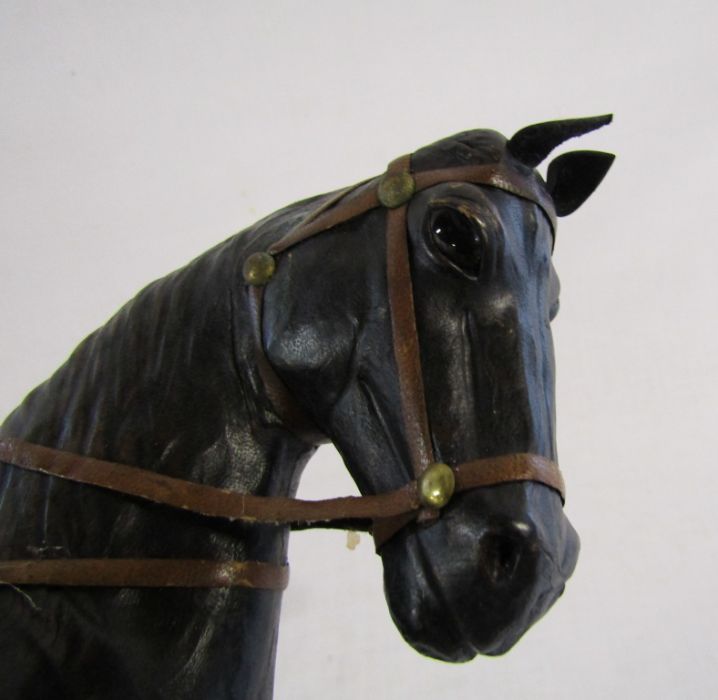 2 leather and papier mache horses - approx. H 47cm large horse - H 28cm small horse - Image 2 of 9