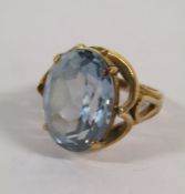 9ct gold & topaz ring - stone approx. 1.8cm x 1.3cm ring size L  total weight 9.1g