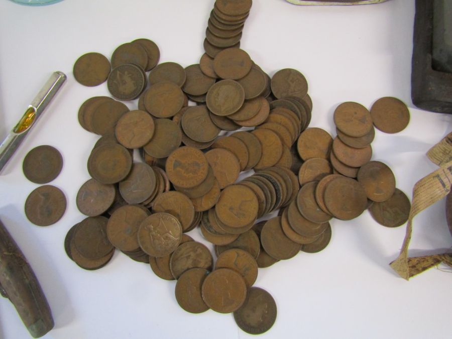 Collection of old pennies and small tools - Image 2 of 6