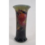 Moorcroft vase M20 pattern 'Pomegranate' approx. H 18.5cm signed William Moorcroft