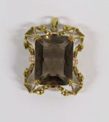Large pendant 2 tone gold tested as 9ct - mount approx. 3.5cm x 3cm smokey quartz stone 2.5cm x