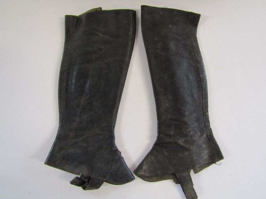 Small Gladstone leather bag and a pair of vintage leather gaiters - Image 3 of 5