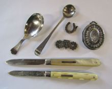 Small collection of silverware, small fruit knife engraved H.G.S, Thomas Marples 1896, small fruit