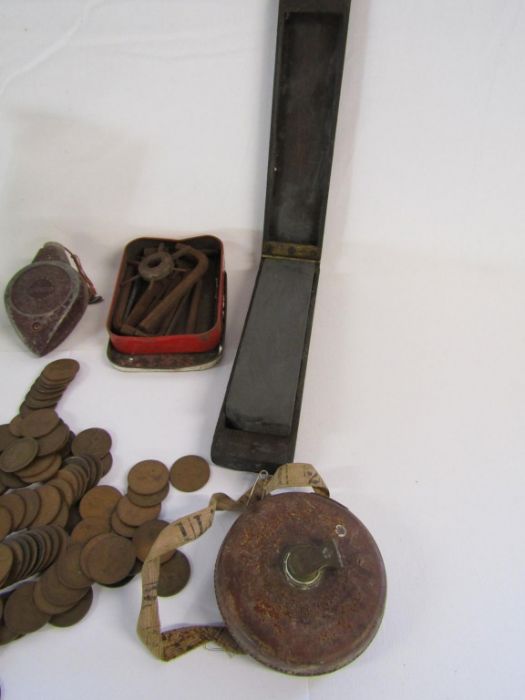 Collection of old pennies and small tools - Image 4 of 6