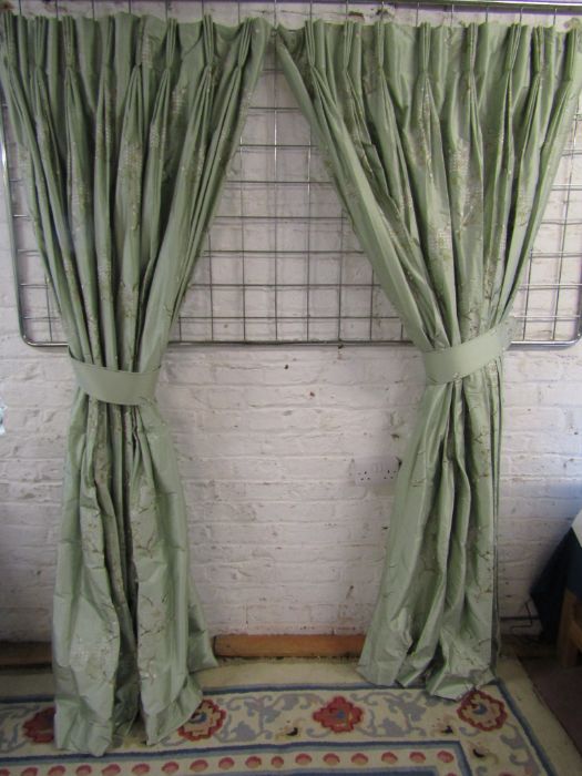 Pair of heavy lined fixed pleat curtains approx. 50"x84" with tiebacks - Image 4 of 6