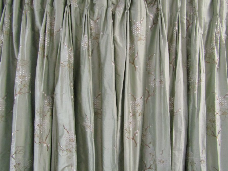Pair of heavy lined fixed pleat curtains approx. 50"x84" with tiebacks - Image 2 of 6