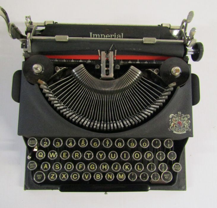 Imperial 'The Good Companion' typewriter - cased with original brush - Image 4 of 8