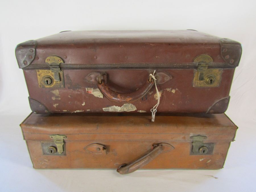 2 vintage suitcases