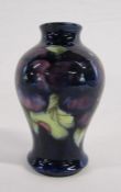 Small Moorcroft vase with a yellow pansy pattern - signed William Moorcroft approx. H 15cm