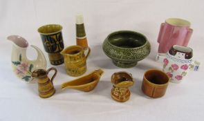 Selection of ceramics to include Crown Devon and Arthur Wood