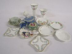 Small collection of collectables, to include Coalport, Wedgwood and others