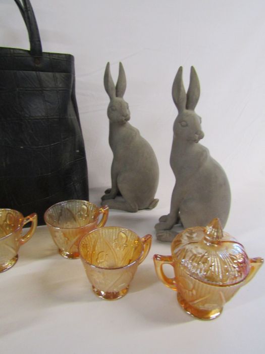 Collection of orange gypsy glass, 3 hare ornaments and a vintage bag - Image 3 of 3