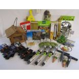 Large selection of outdoor garden items to include hanging bird table, garden planter, dibbers,