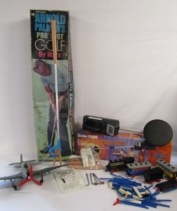 Collection of vintage toys to include Lego train, Radio Shack metal detector Micronta 3001, Pro Golf