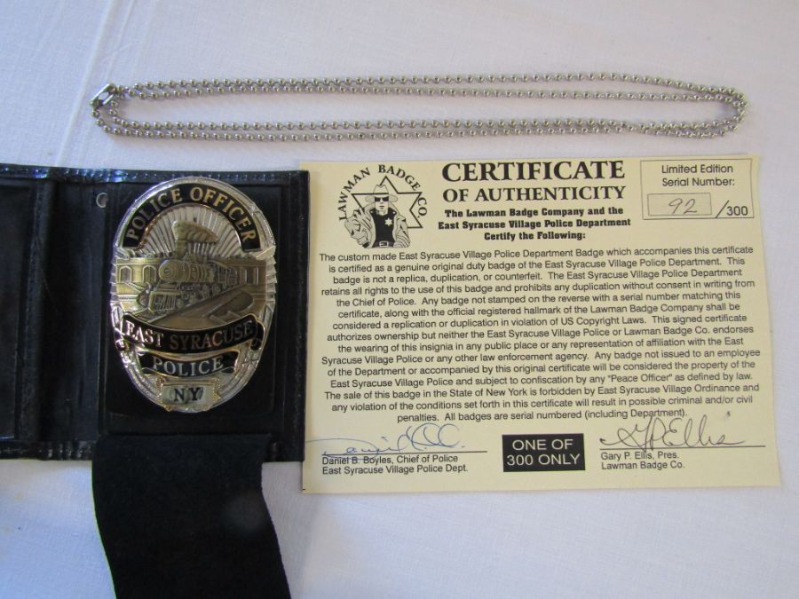 Collection of replica US Police badges to include Los Angeles police, F.B.I and Limited Edition East - Image 5 of 9