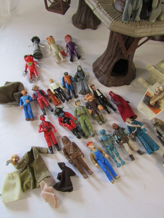 Collection of original 1980's Star Wars figures to include Ewoks, C3PO and others also the Millenium - Image 3 of 7