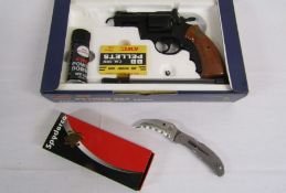 KWC Colt Python 357 2.5" air soft hobby 6mm gun & Spyderco Harpy SS SpyderEdge pocket knife