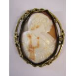 Cameo in yellow metal mount approx. 6.5cm including mount