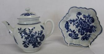 18th century Worcester blue and white porcelain teapot with floral knop, the body painted with