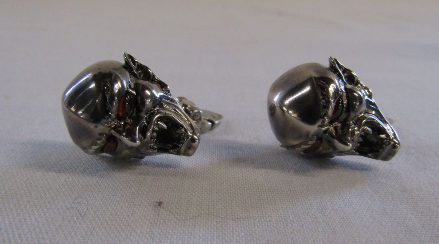 Boxed pair of silver designer Stephen Webster Dracula head cufflinks with red bead eyes, weight 20.5 - Image 2 of 5