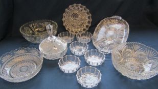 Collection of glassware to include a dip and chip dish