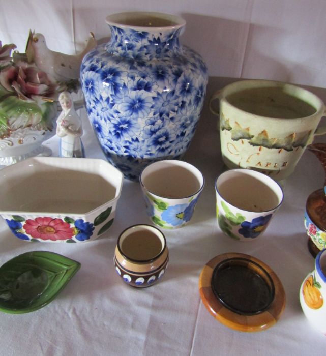 A selection of items to include a large vase, Capodimonte doves and small jug, some plant pots etc - Image 3 of 6