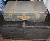 Joiners chest & selection of woodworking tools etc in old suitcase