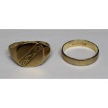 9ct gold signet ring size T / U & 9ct gold band size P 4.3g total