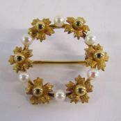 9ct gold brooch with pearls total weight 3.9g