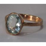 9ct gold ring with Aquamarine stone - total weight 2.8g size N/O