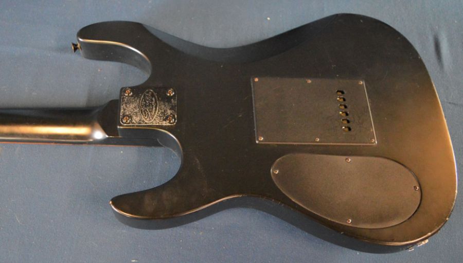 Stagg electric guitar in a home made carry case. Please note the nut/guide at the top of the neck is - Image 3 of 5