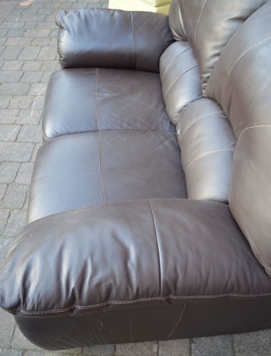 Modern 2 seater leather sofa - Image 2 of 2