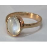 9ct gold ring with Moonstone - total weight 2.9g size N/O