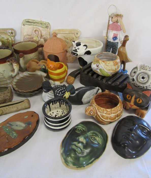 Two Doulton style stoneware tygs (af), ceramic plaques, Willstonia and other planters etc - Image 4 of 5