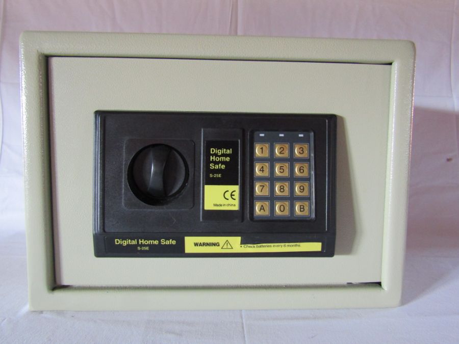 Digital home safe - S25E - with code and key - Image 2 of 4