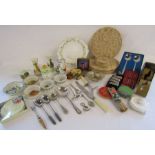 A mixed selection of kitchen items to include Nottingham lace coasters, Viners serving spoons,