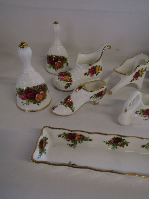 Royal Albert 'Old Country Roses' collectables to include, lighter and ashtray, also a couple of ' - Image 2 of 4