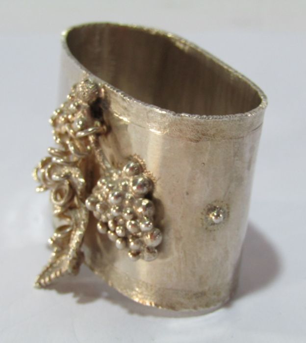 Silver napkin ring by Cornwall silversmith Michael Allen Bolton dated 2000 - total weight 2.04ozt - Image 5 of 5