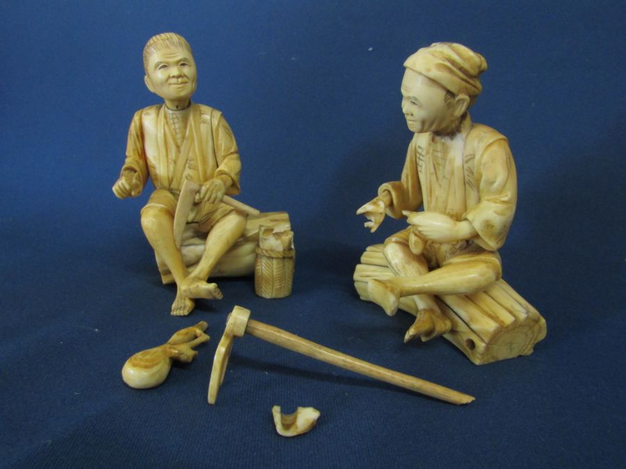 2 small ivory figures from the Meiji period - showing some damage approx. 10cm high - Image 3 of 4