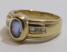 Marked 14kt gold ring with tanzanite and diamond - tanzanite measures approx. 7mm total weight 5.