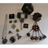 Collection of gothic style jewellery items to include Dracula pin badges, Alchemy Gothic watch,