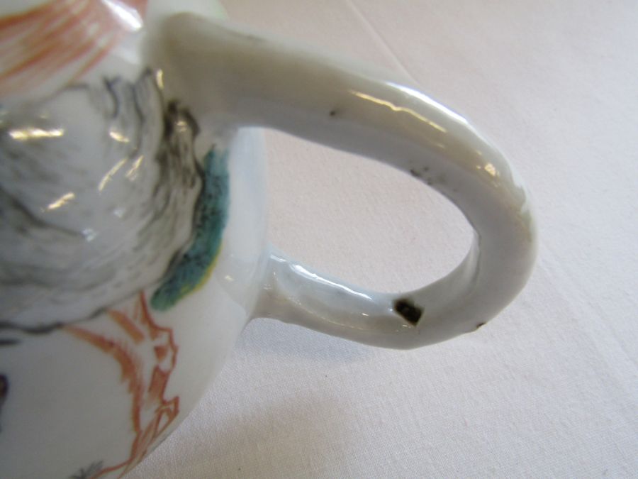 Four pieces of Oriental ware to include dish approx. 19.5cm diameter, straight vase approx. 20. - Image 11 of 11