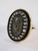 Boxed 9ct gold mourning ring set with seed pearls containing plaited hair - total weight 9.5g ring