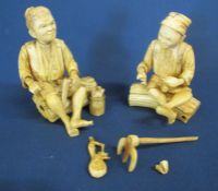 2 small ivory figures from the Meiji period - showing some damage approx. 10cm high